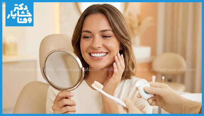 بررسی لبخند و مسواک زدن برای مراقبت روزانه از لمینت
